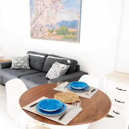 B-rent Sun Cerezo Pool Apartment *